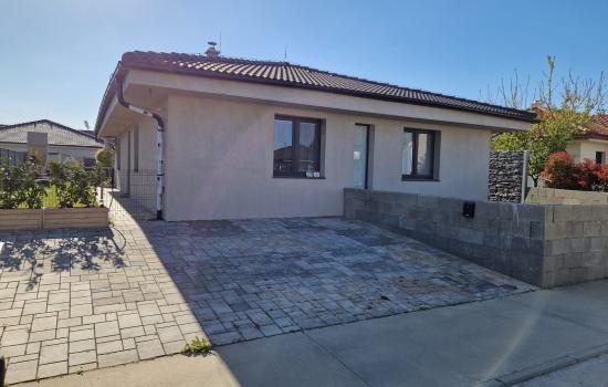 LyglQ7oBJ_fss?st=5nk7RaWIBaVLRnamxLyUBQat953uuzmvW1Np4HozvUk&ts=1778079860&e=0