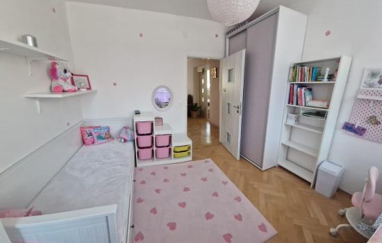 DmMvlshm5_fss?st=07--iivloS8yuWDeGyyCBMwQAMeQRP5PVALJGhp1Lns&ts=1774280735&e=0