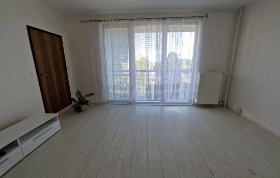 Slnečný a priestranný 3i byt s balkónom v top lokalite – Stará Turá